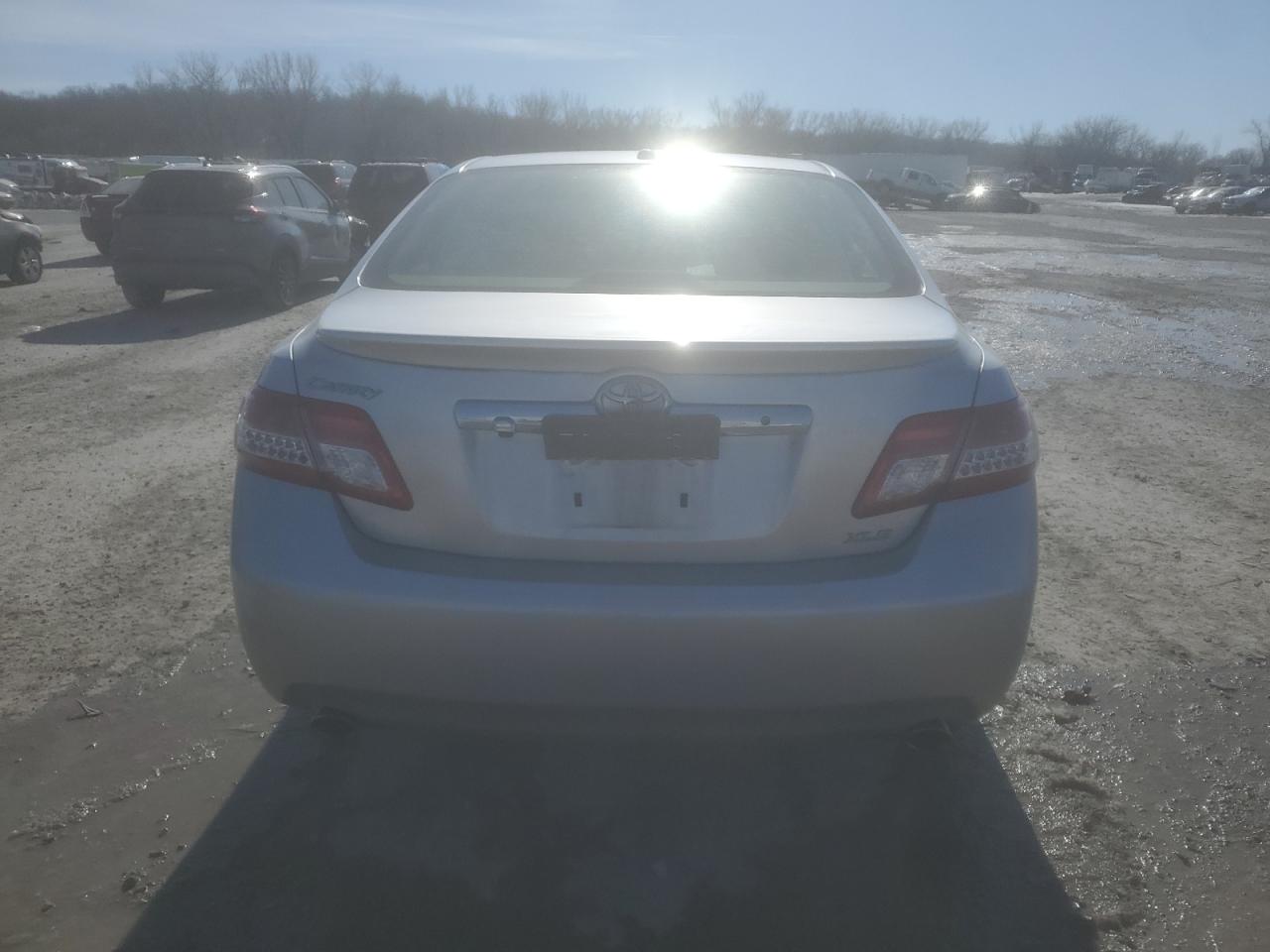 2011 Toyota Camry - Image 6