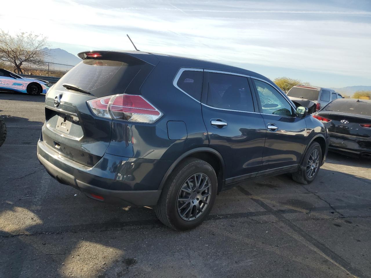 2015 Nissan Rogue - Image 3
