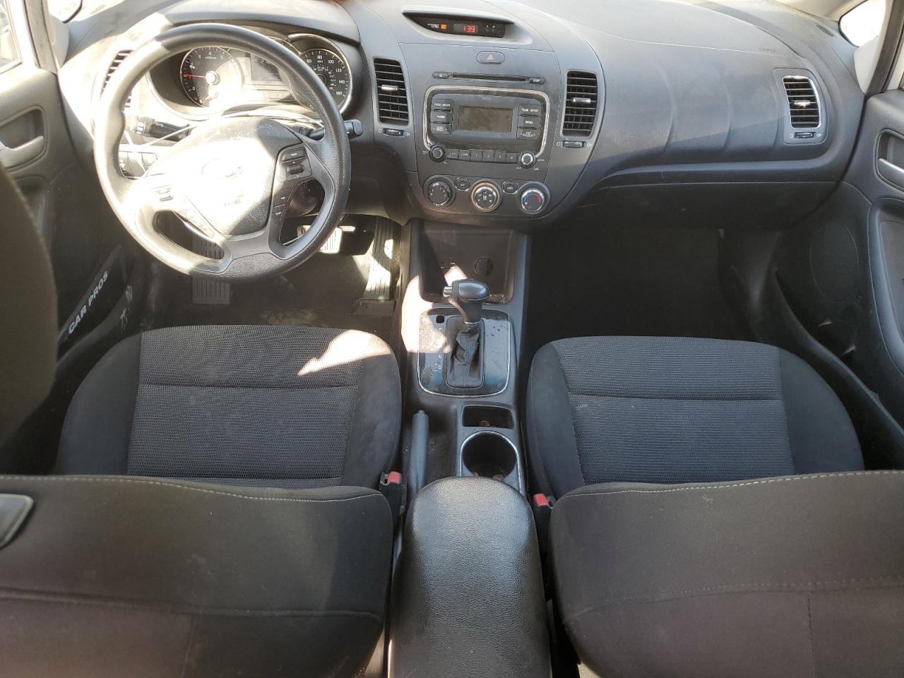 2017 Kia Forte - Image 8