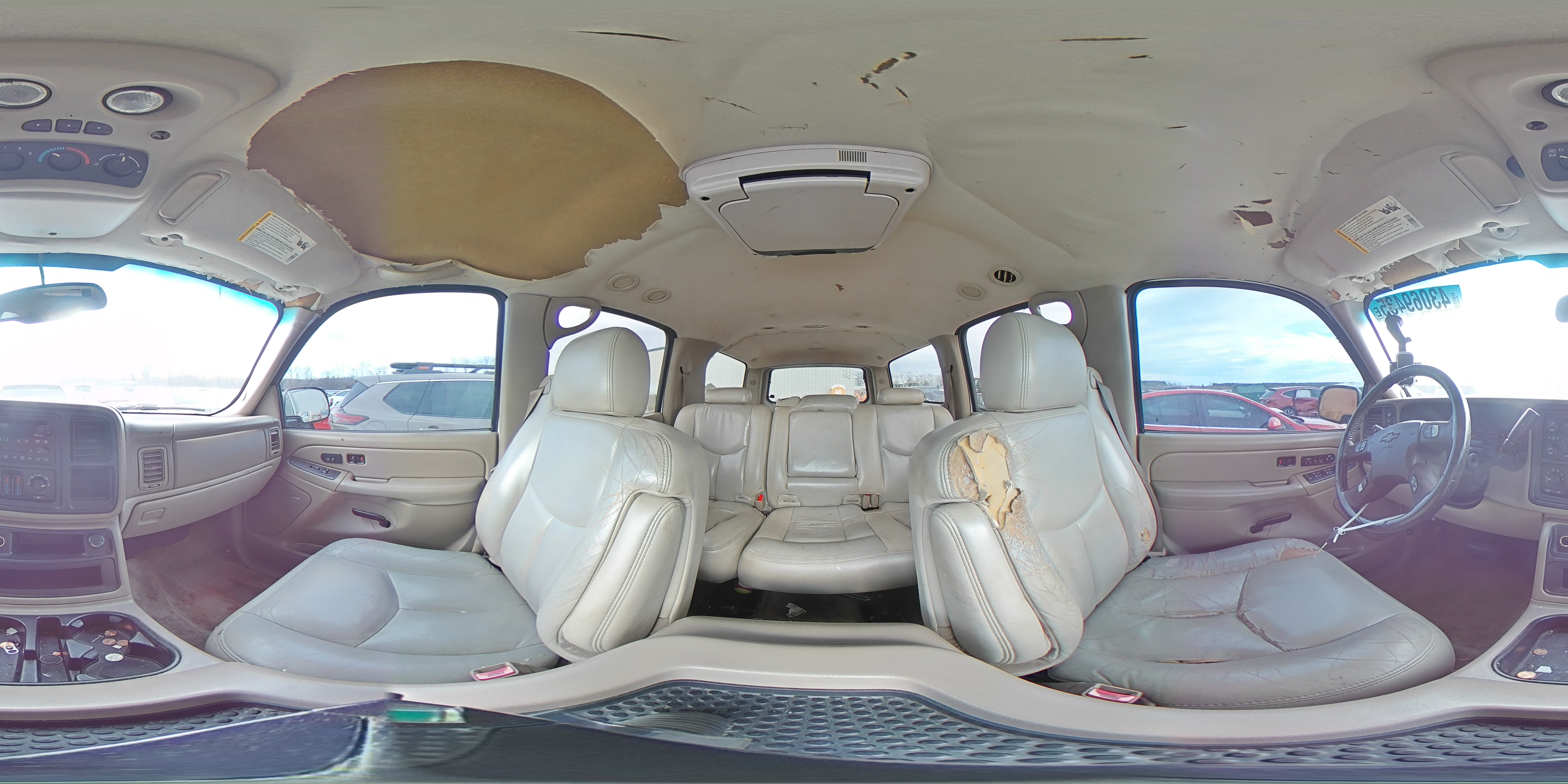 2005 Chevrolet Suburban - Image 13