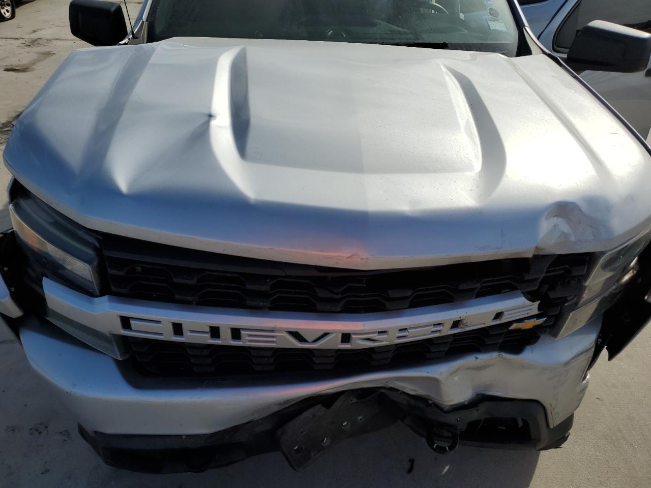 2019 Chevrolet Silverado - Image 12