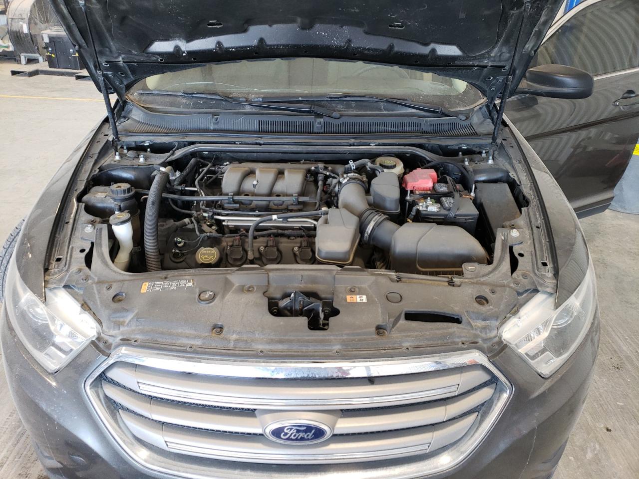 2016 Ford Taurus - Image 13