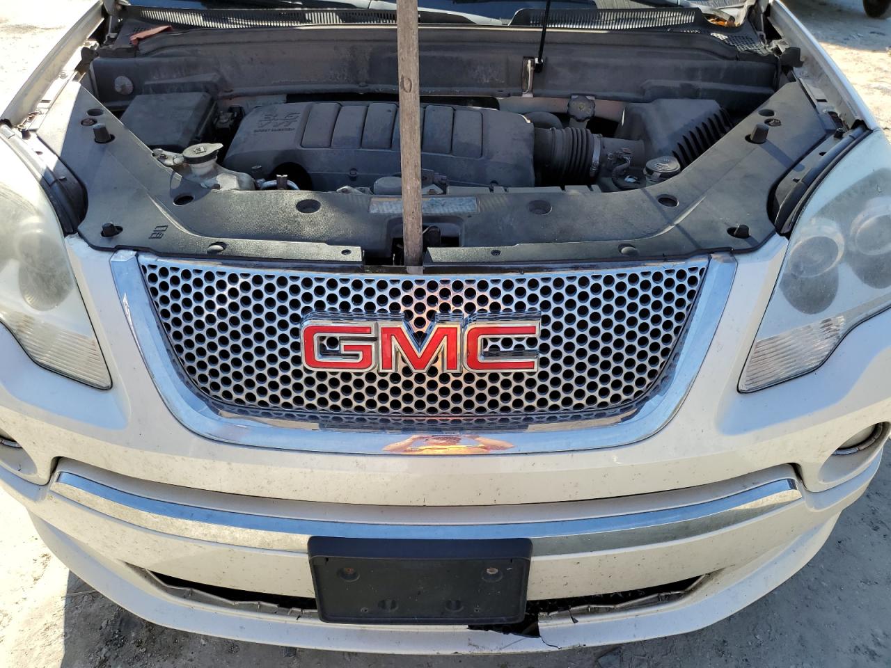 2012 GMC Acadia - Image 12