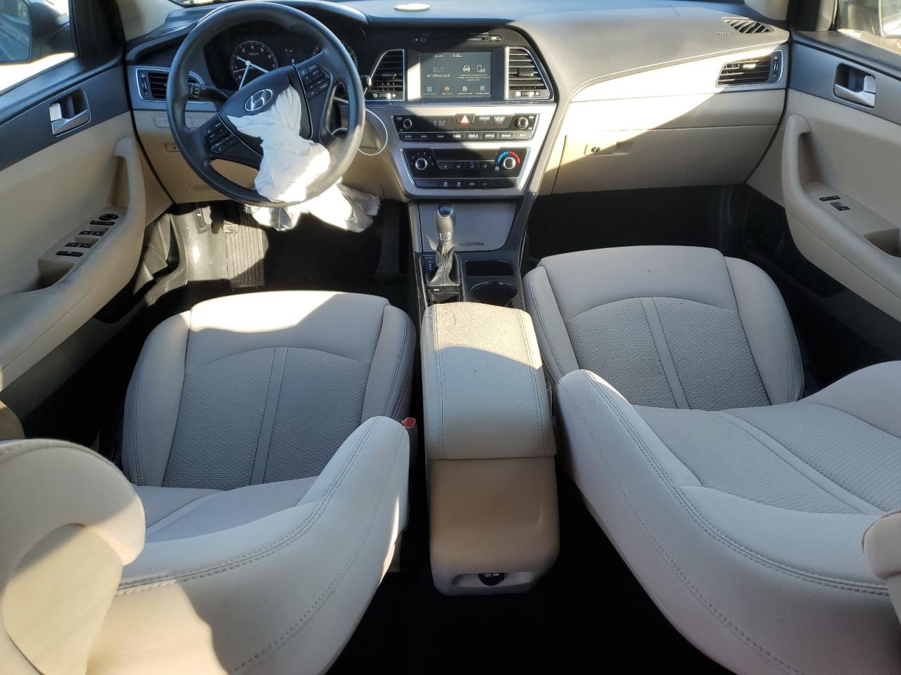 2016 Hyundai Sonata - Image 8