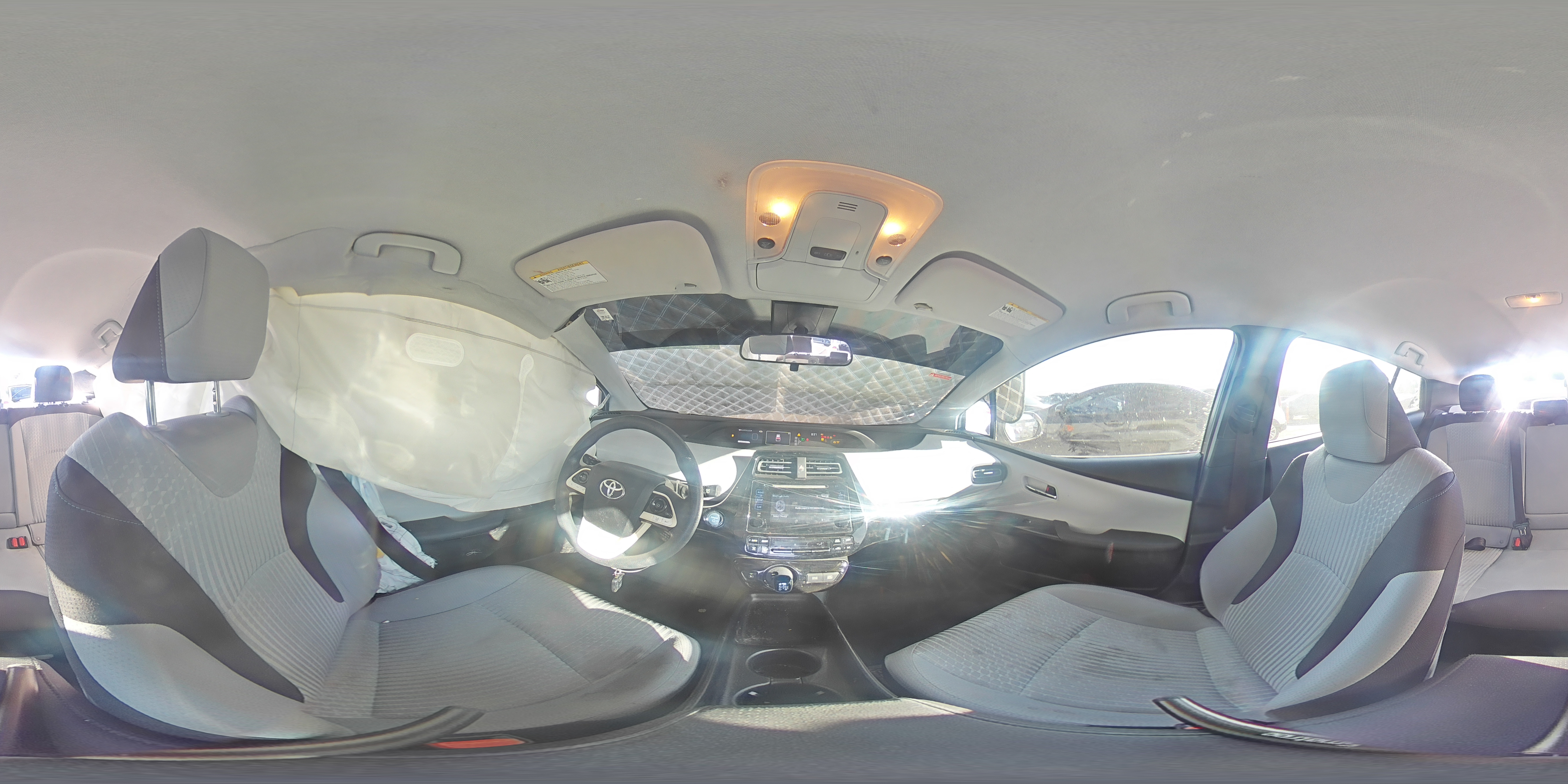 2017 Toyota Prius - Image 13