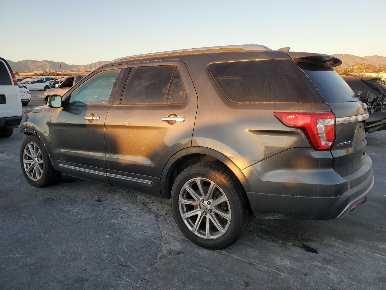 VIN 1FM5K7F8XHGB81550 2017 FORD EXPLORER no.2