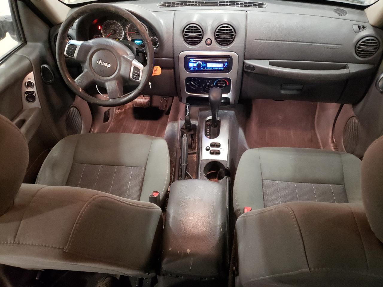 2005 Jeep Liberty (North America) - Image 8
