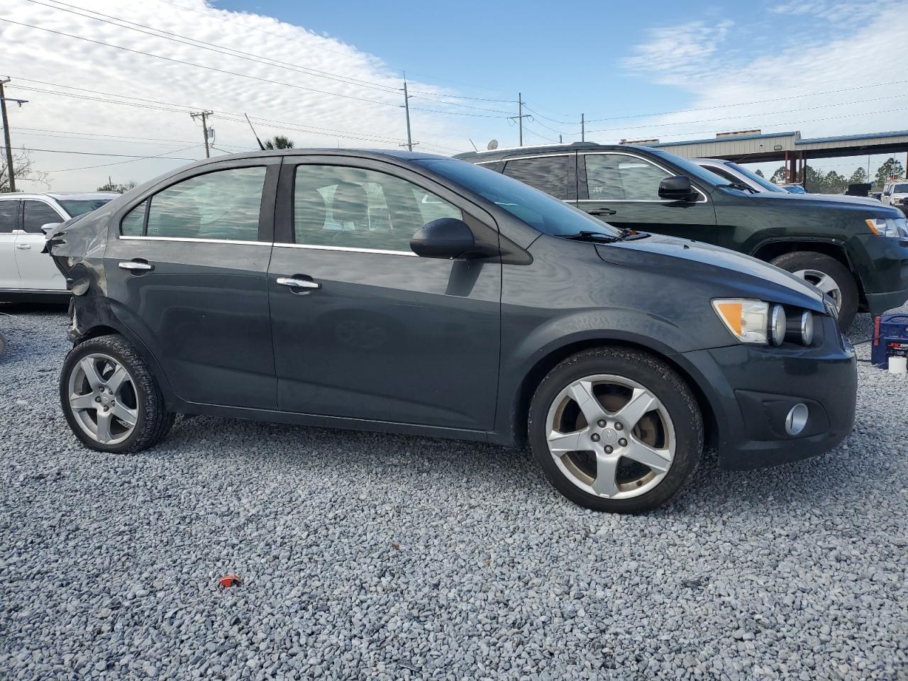 VIN 1G1JE5SB8E4178619 2014 CHEVROLET SONIC no.4