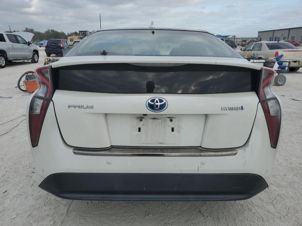 VIN JTDKARFUXJ3545286 2018 TOYOTA PRIUS no.6