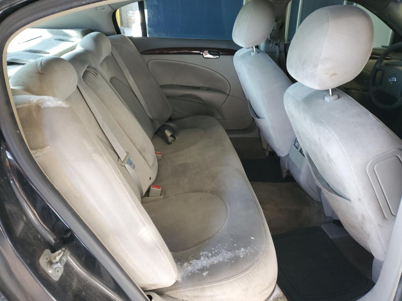 2011 Buick Lucerne - Image 10