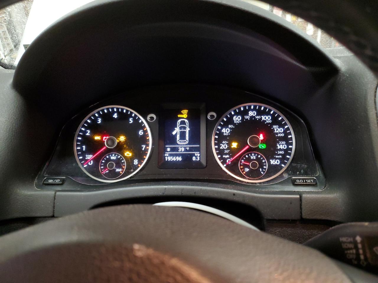 2017 Volkswagen Tiguan - Image 9
