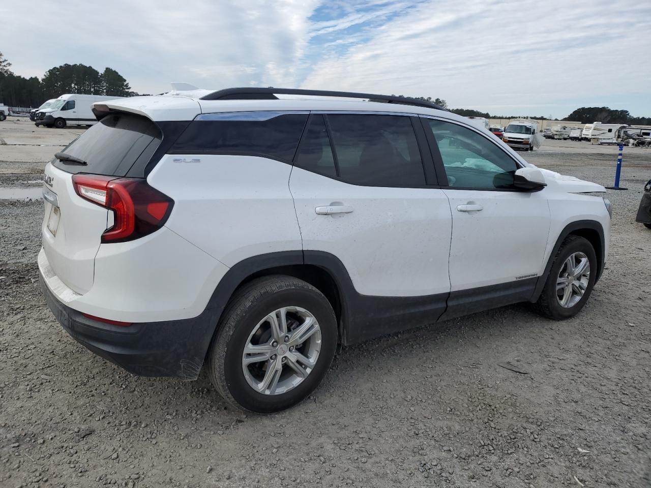 2022 GMC Terrain - Image 3