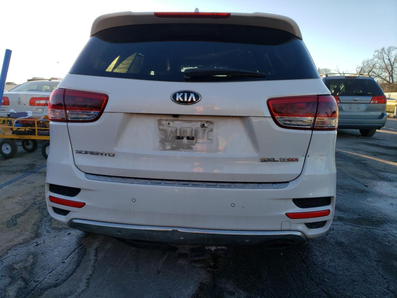 2016 Kia Sorento - Image 6