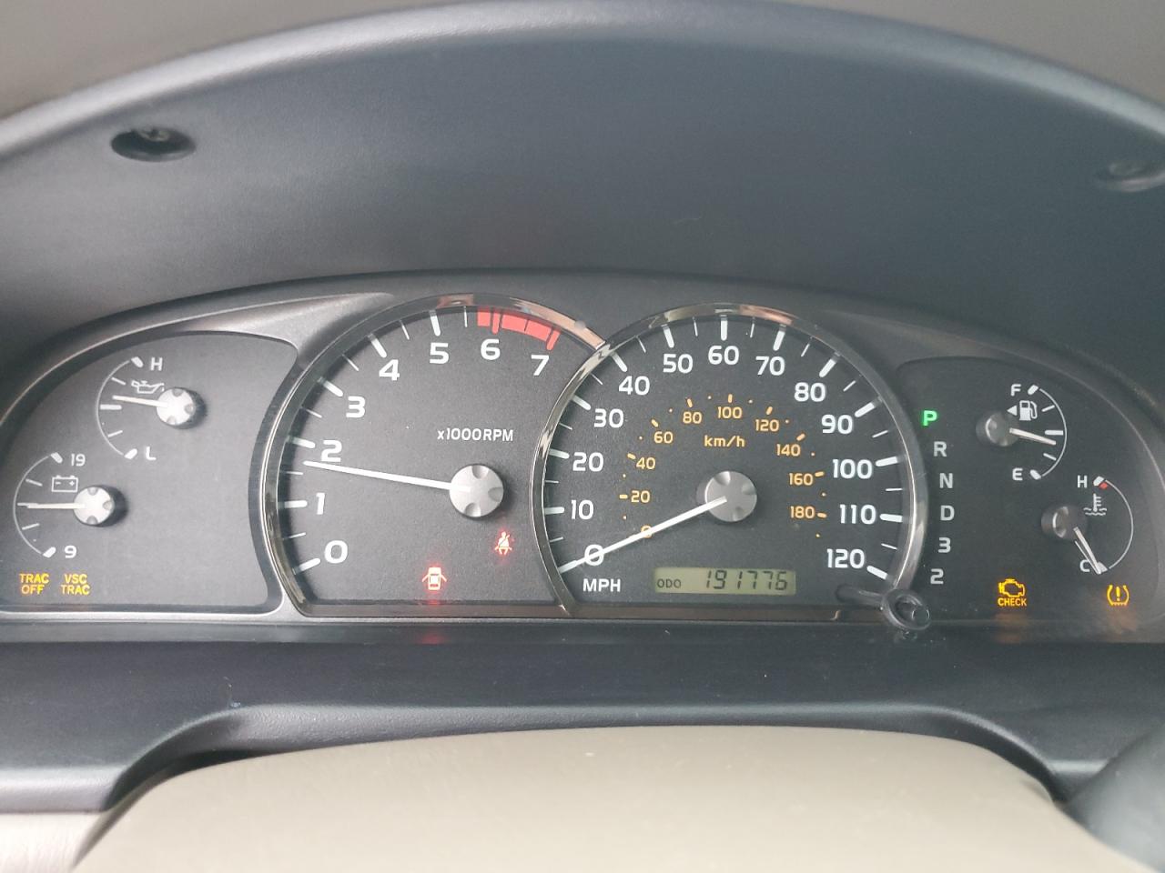 2005 Toyota Sequoia - Image 9