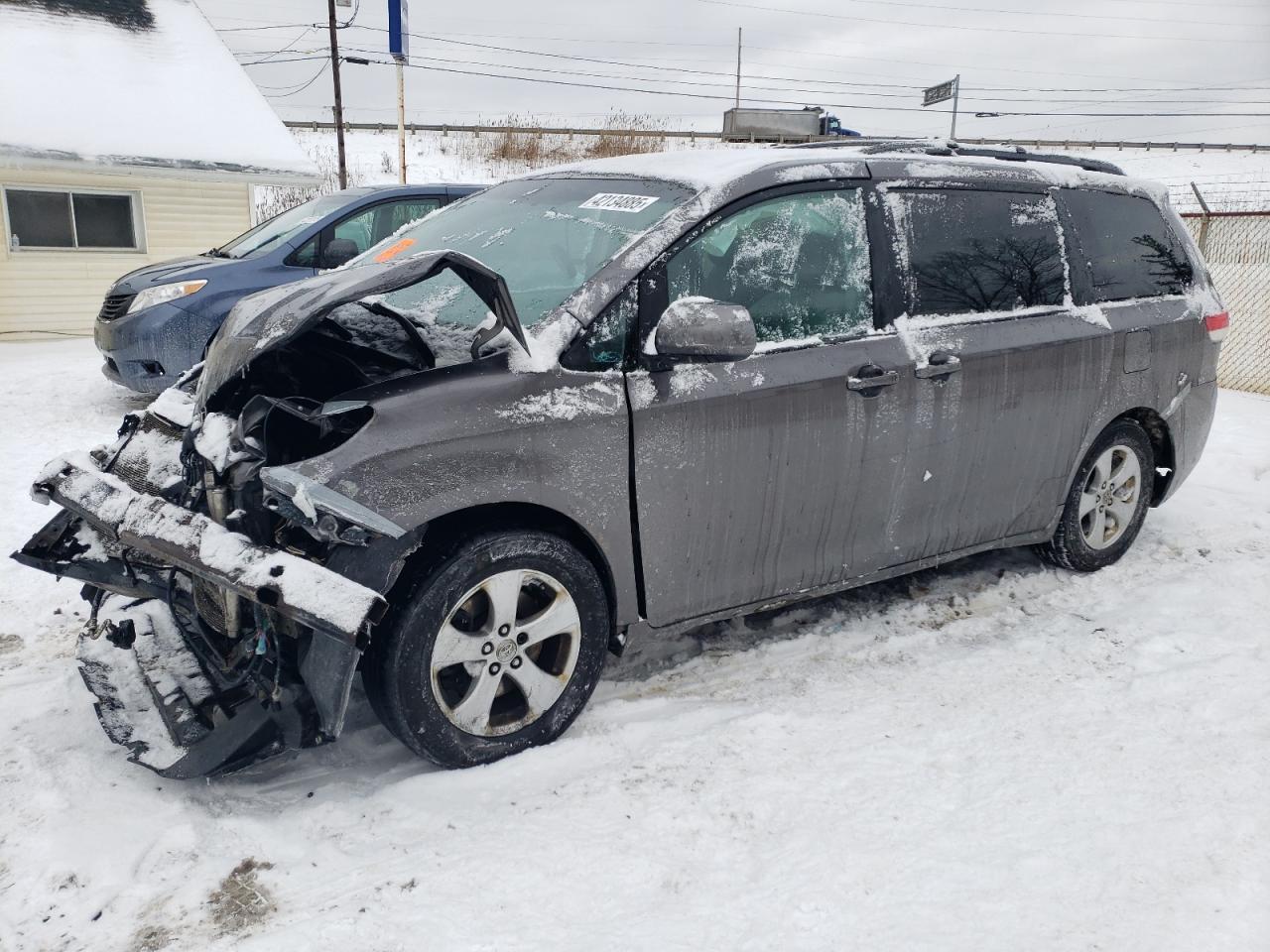 2011 Toyota Sienna - Image 1
