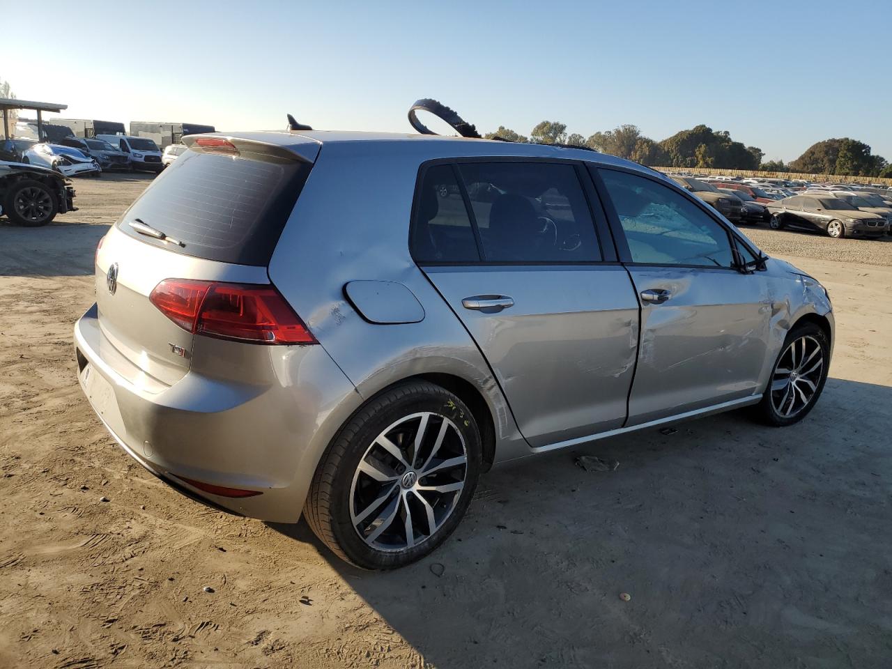 VIN 3VW217AU6GM031077 2016 VOLKSWAGEN GOLF no.3