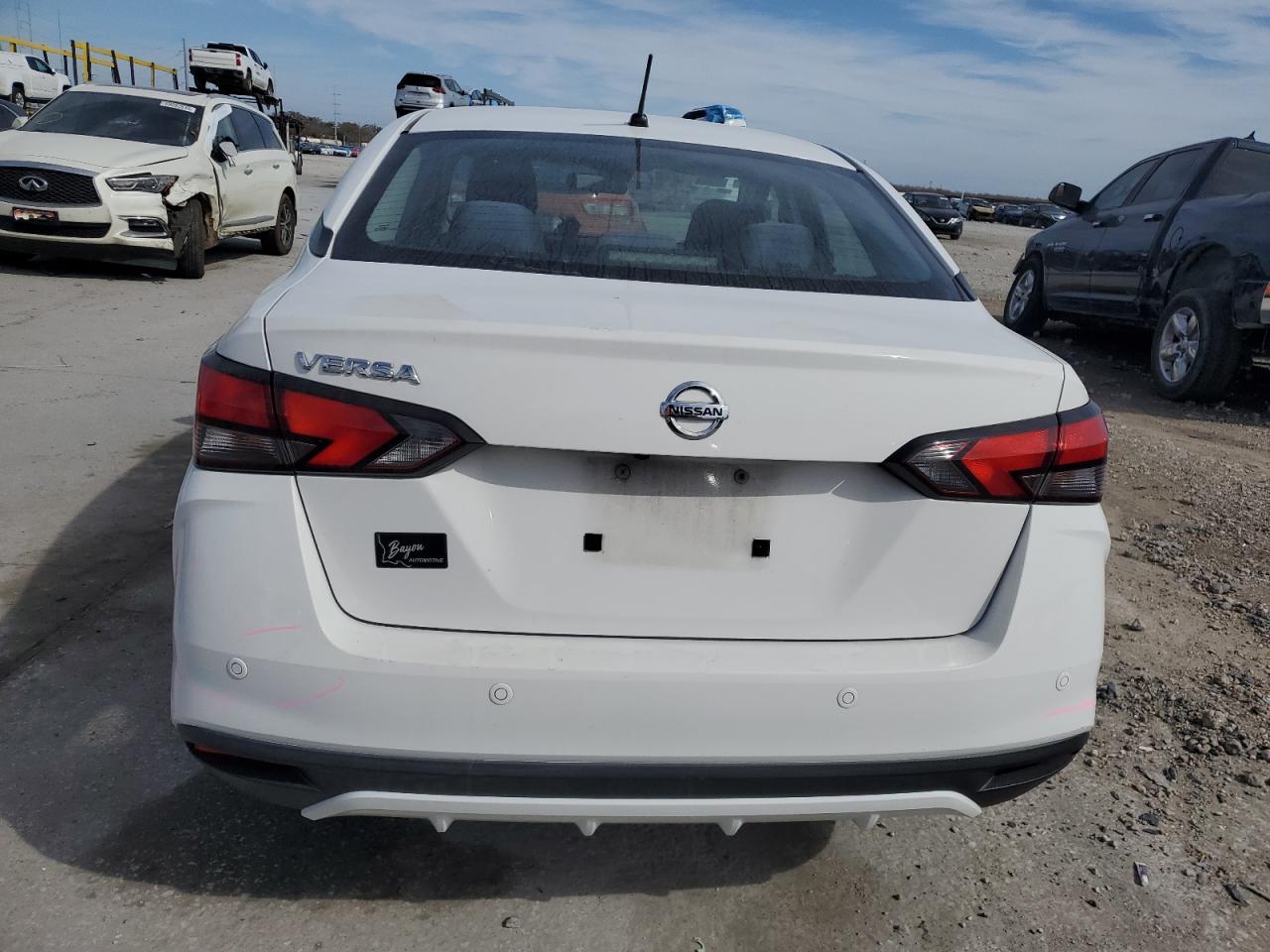 2020 Nissan Versa - Image 6