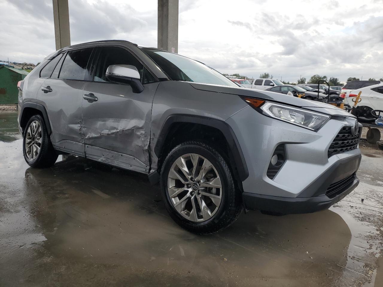 2019 Toyota RAV 4 - Image 4