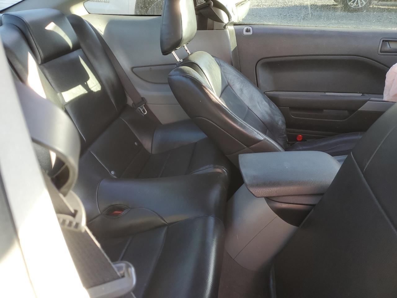 2008 Ford Mustang - Image 11