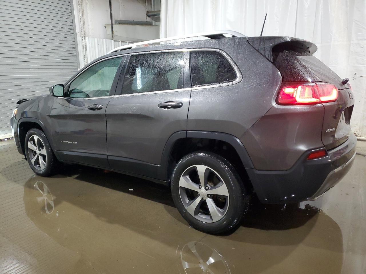 2019 Jeep Grand Cherokee - Image 2