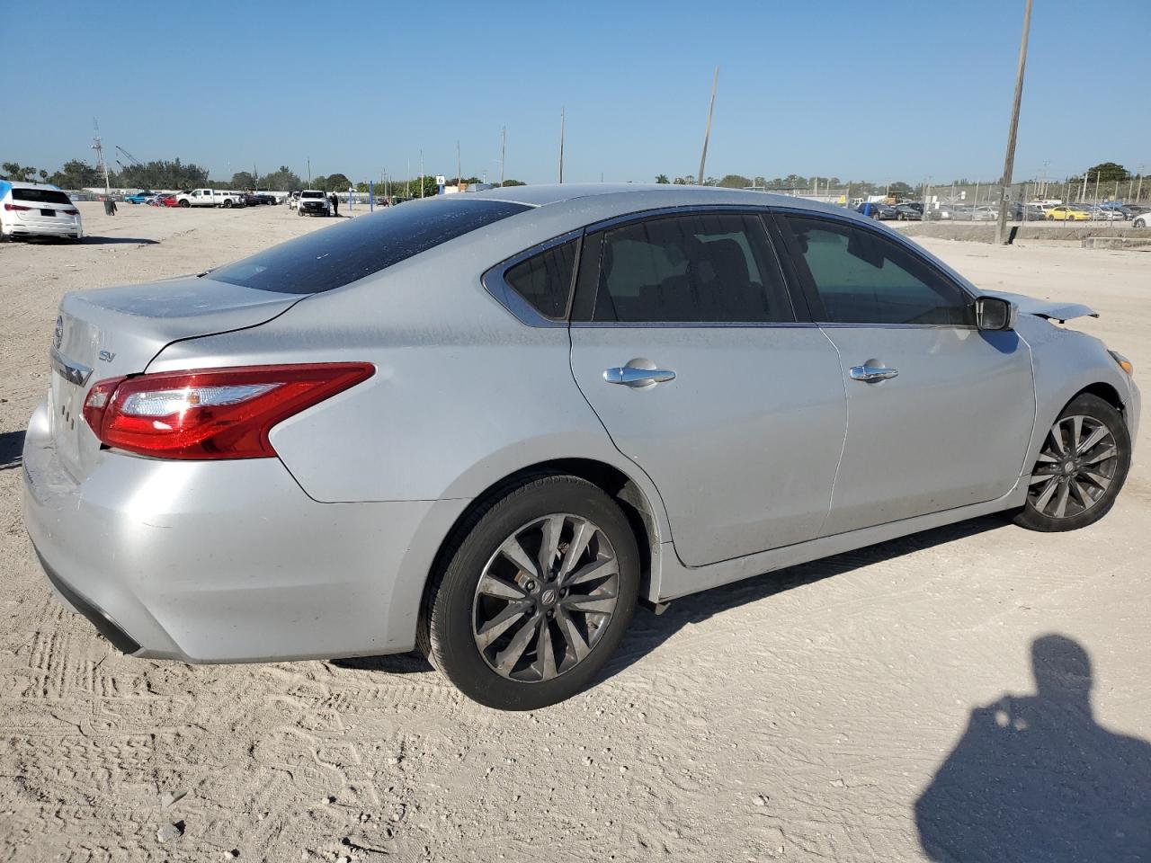 2017 Nissan Altima - Image 3