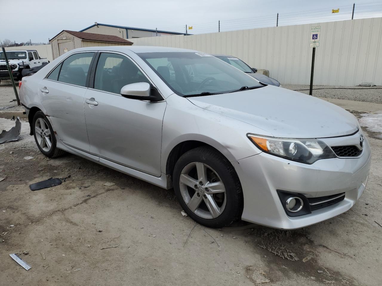 2014 Toyota Camry - Image 4