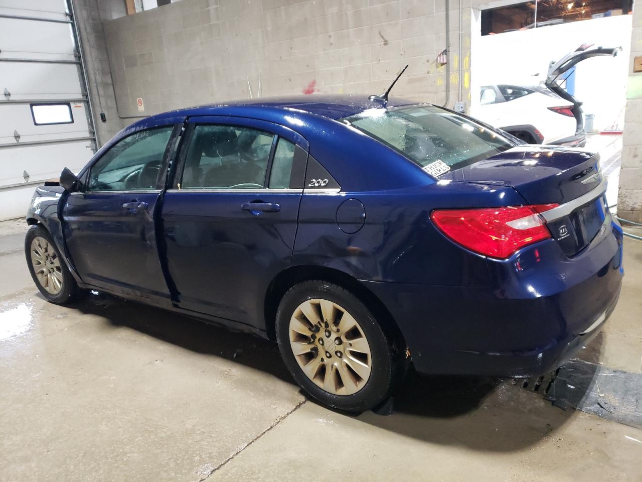 2014 Chrysler 200 - Image 2