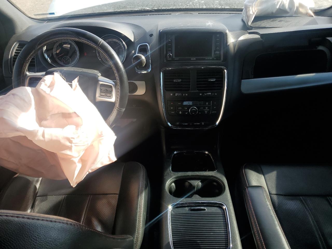 2018 Dodge Caravan - Image 8