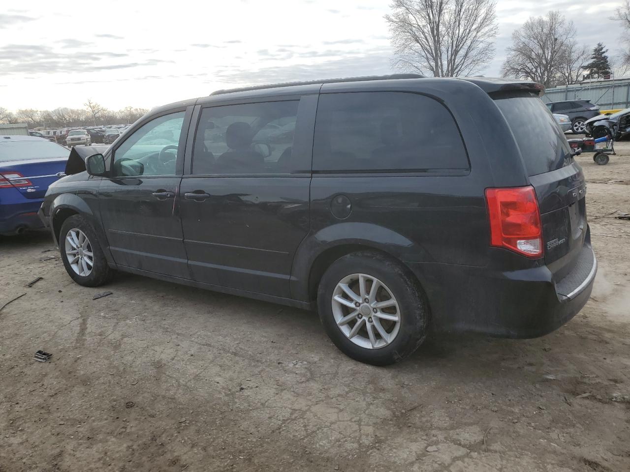 2016 Dodge Caravan - Image 2