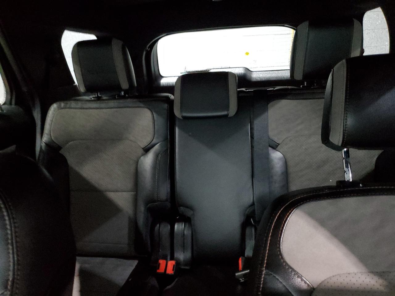 2017 Ford Explorer - Image 10