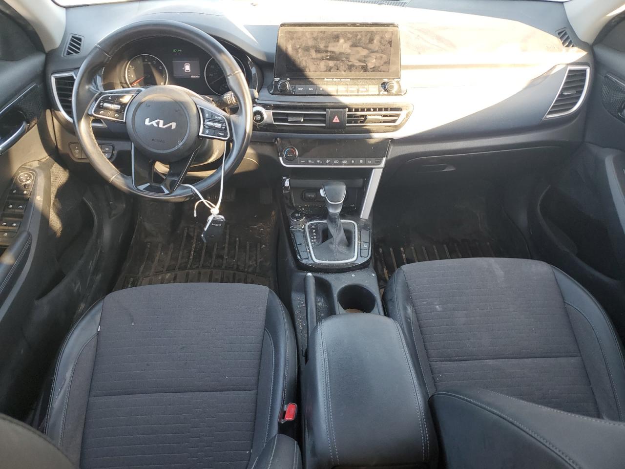 2022 Kia Seltos - Image 8