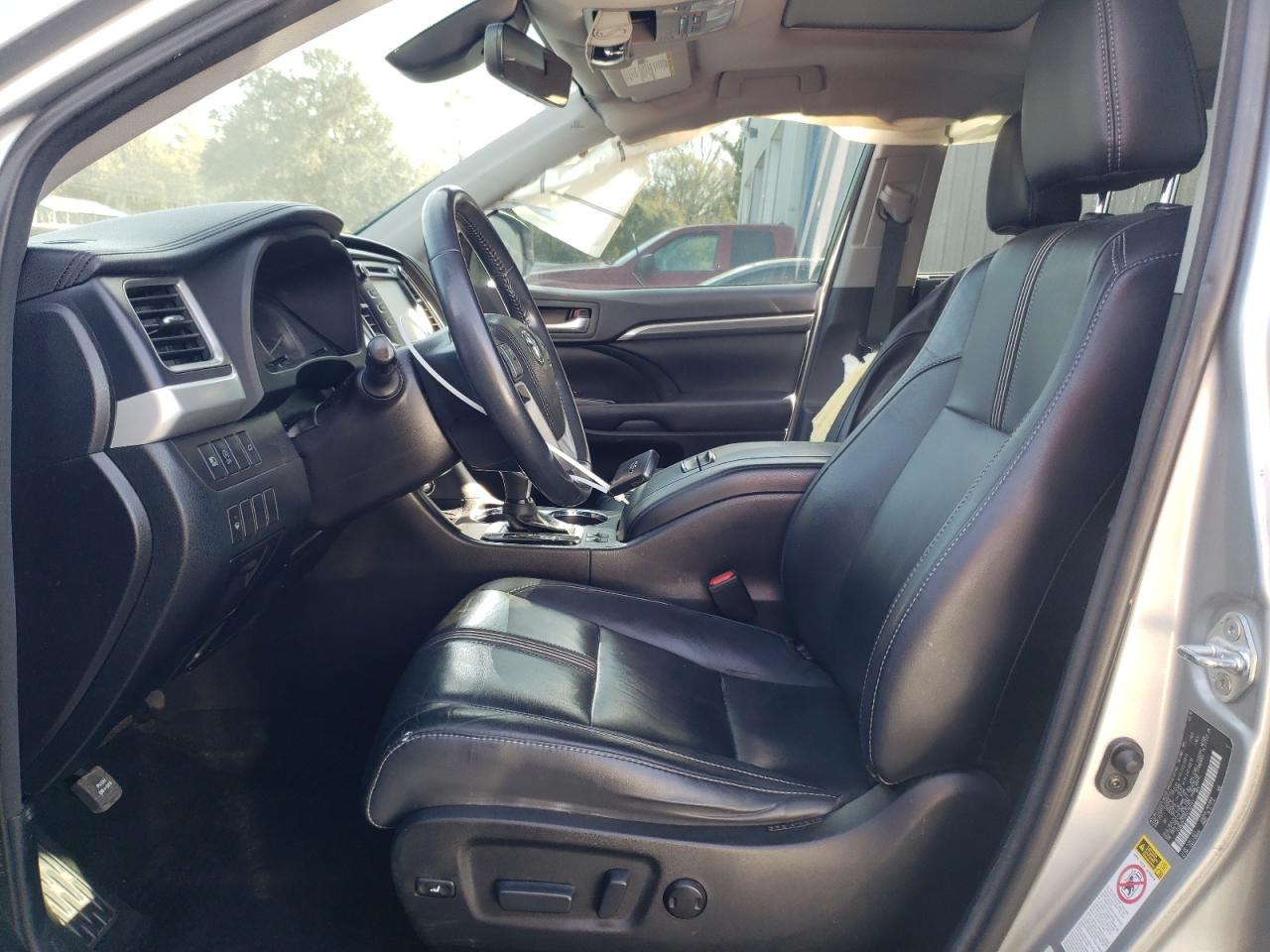 2017 Toyota Highlander - Image 7