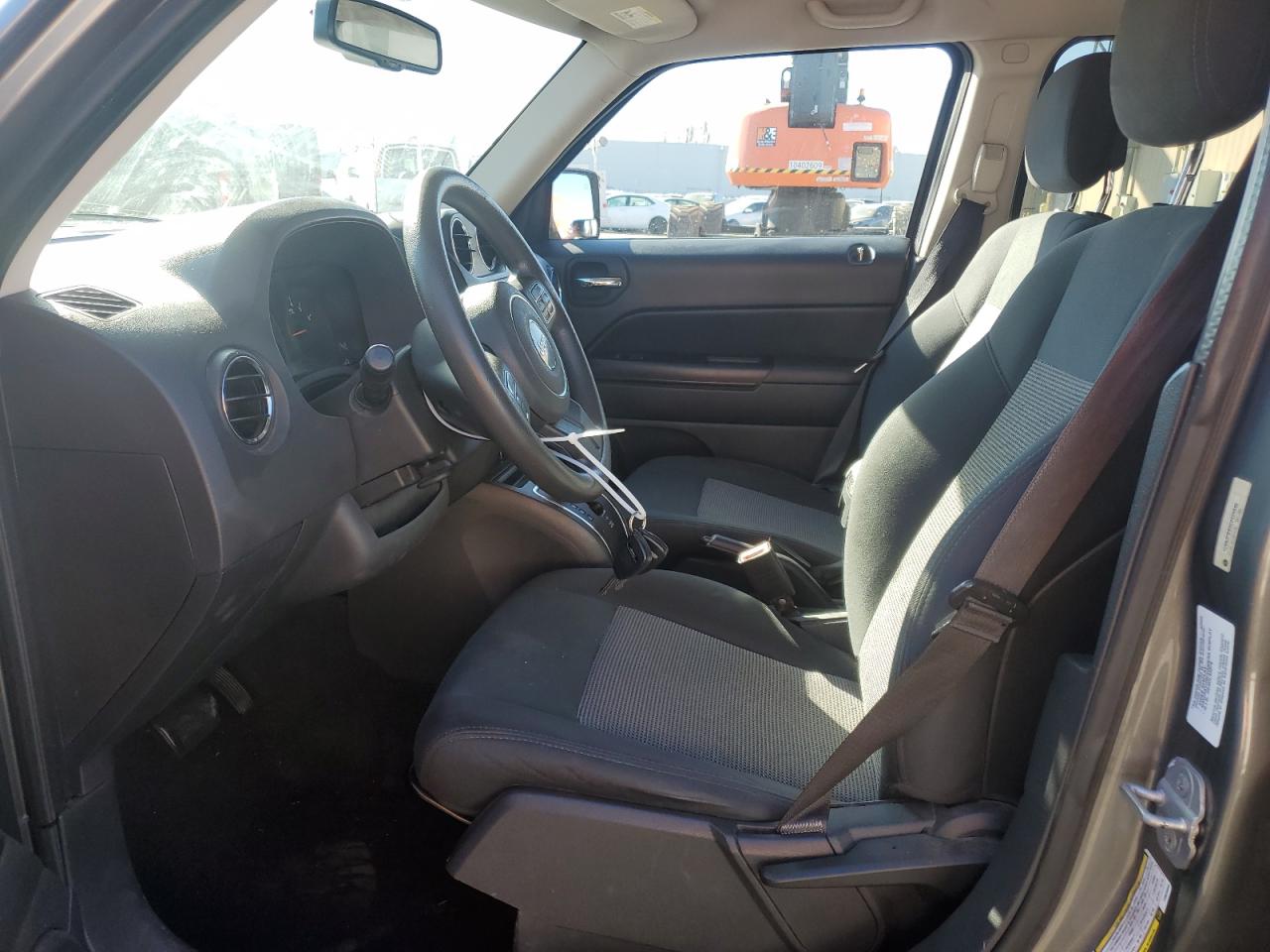 2012 Jeep Liberty (Patriot) - Image 7