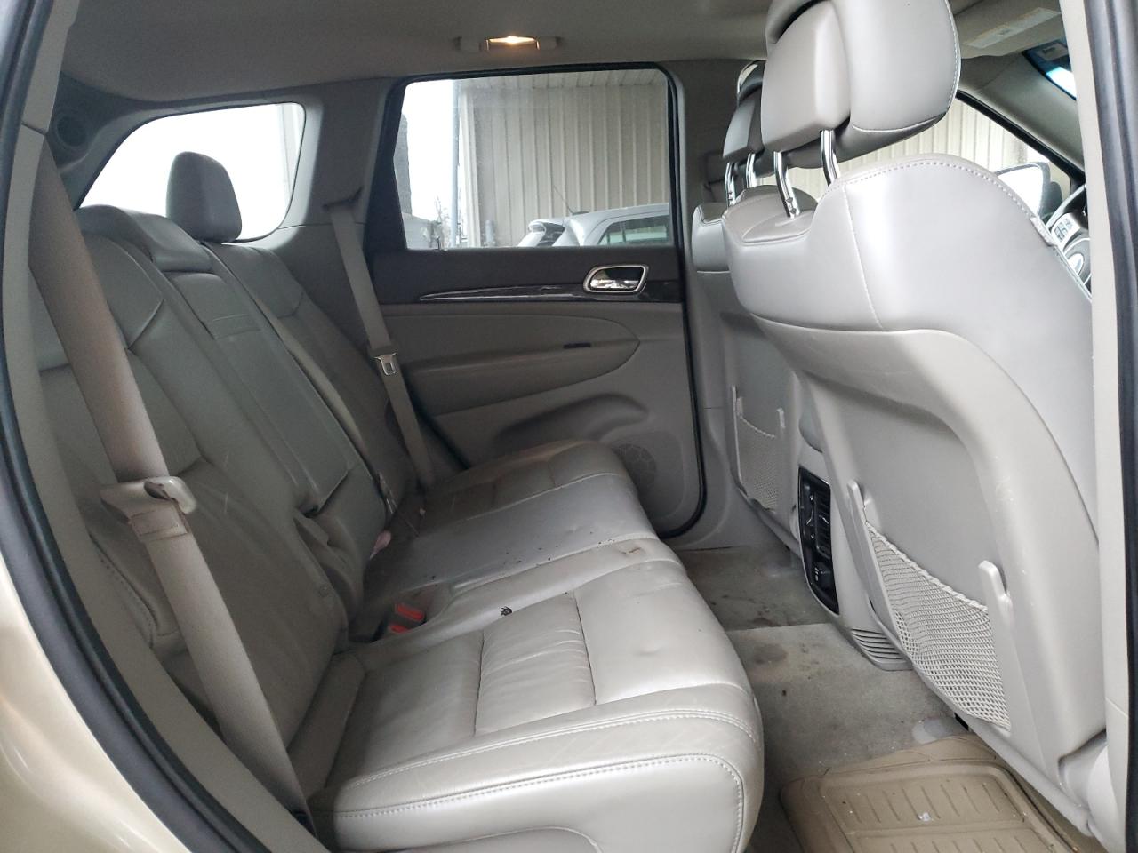 2011 Jeep Grand Cherokee - Image 11