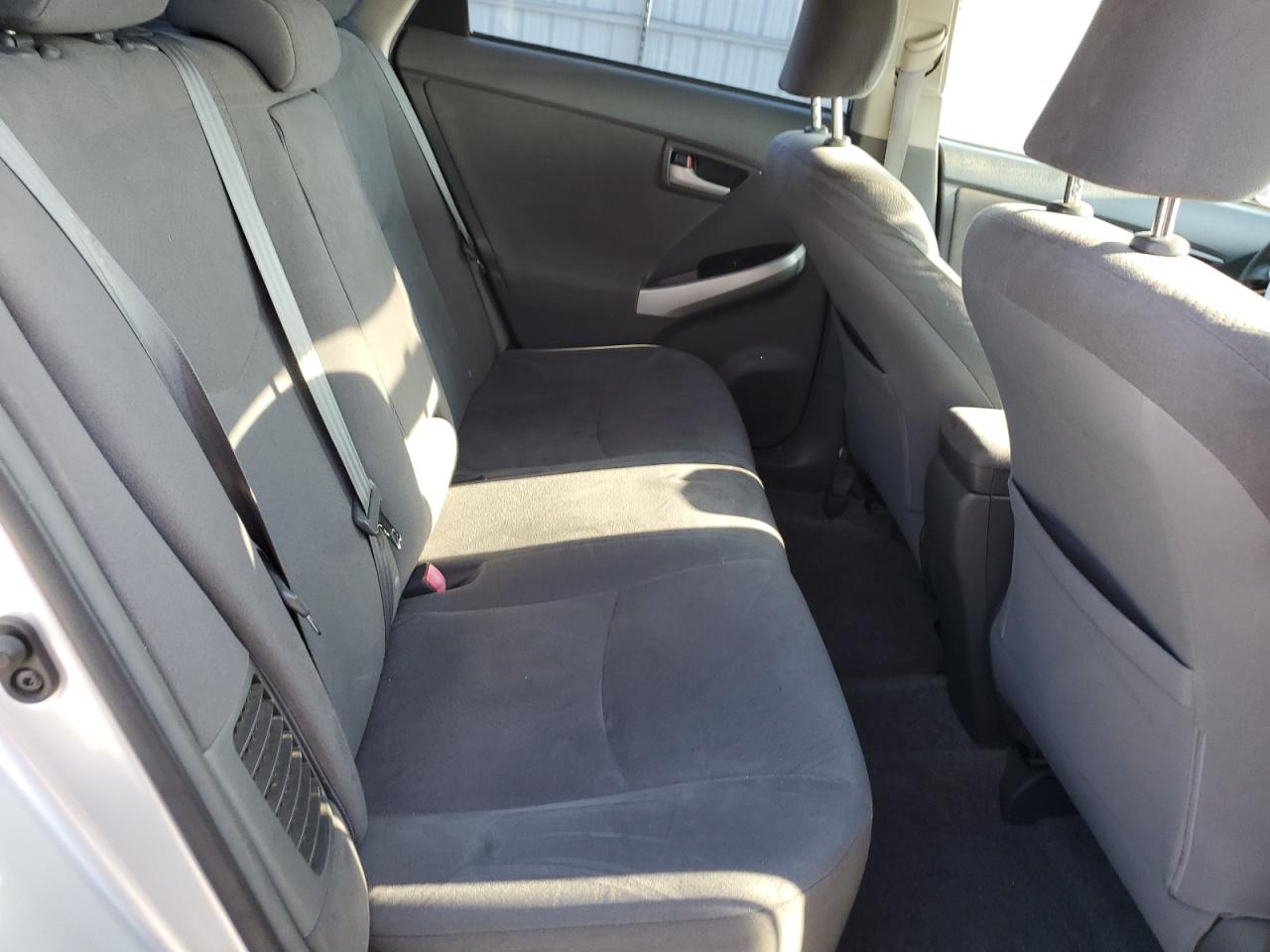 2010 Toyota Prius - Image 11