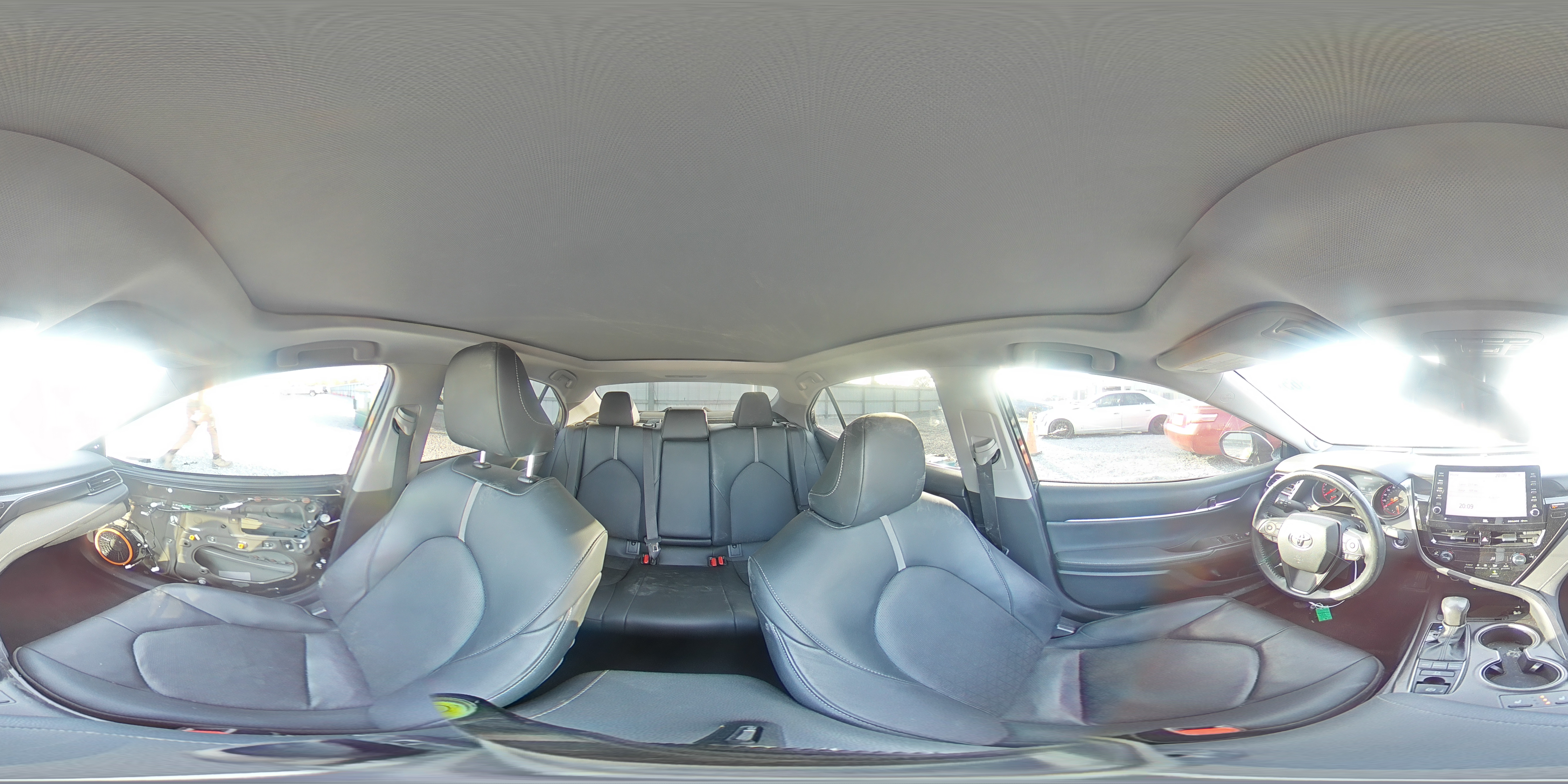 2022 Toyota Camry - Image 13