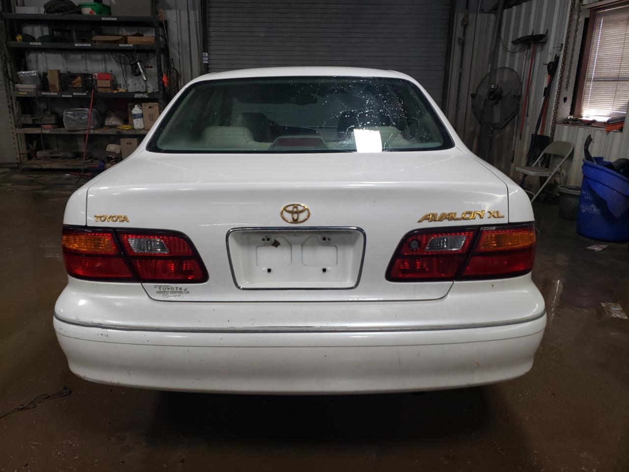 1999 Toyota Avalon - Image 6