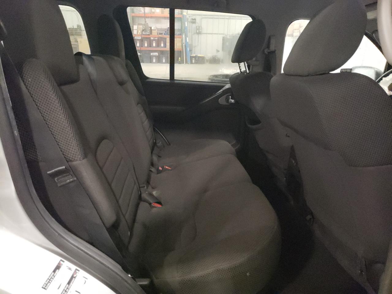 2012 Nissan Pathfinder - Image 11