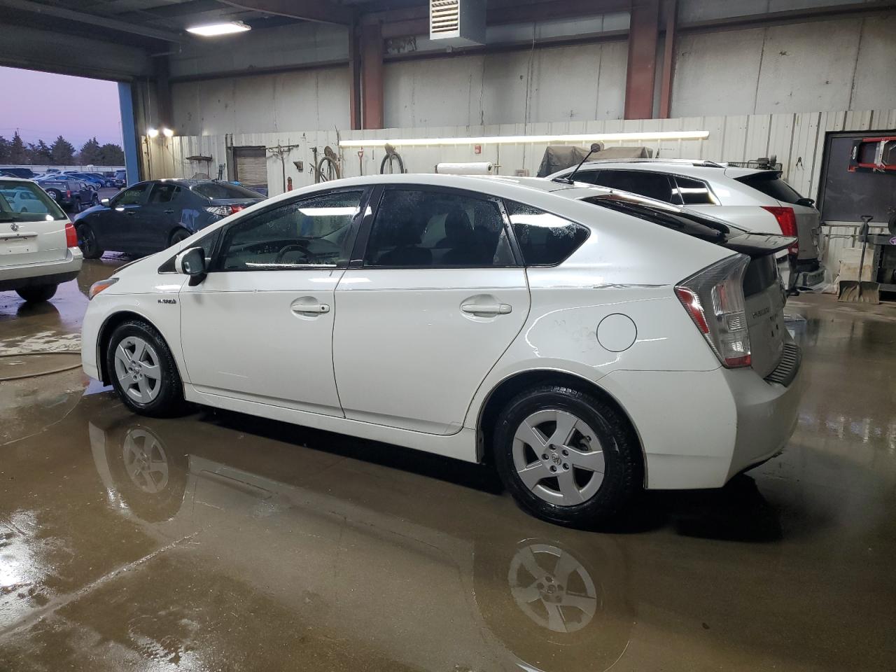 2010 Toyota Prius - Image 2