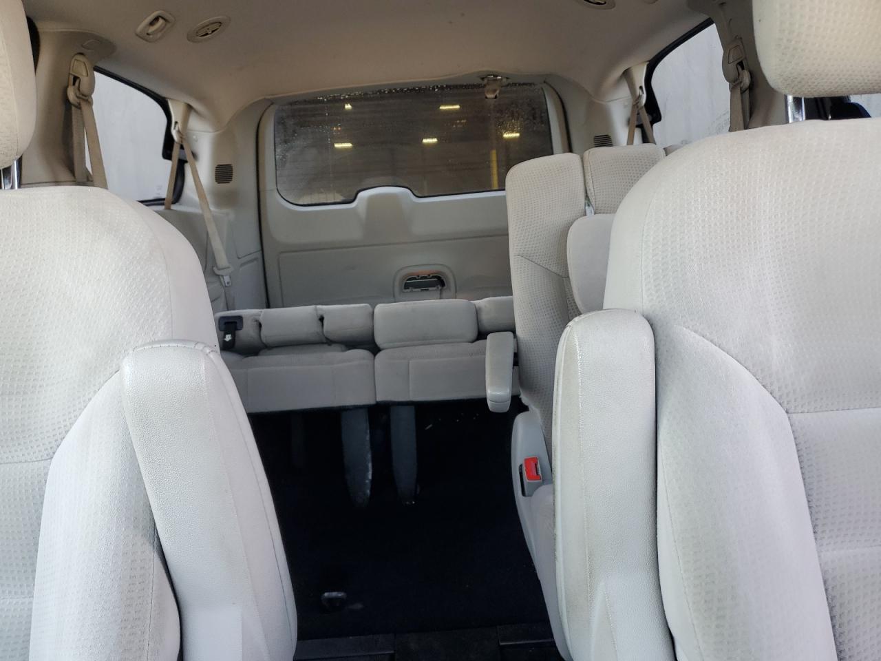 2016 Dodge Caravan - Image 10