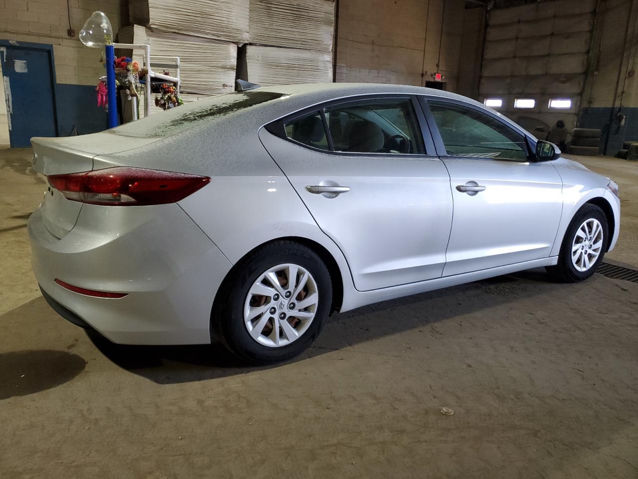 2017 Hyundai Elantra - Image 3