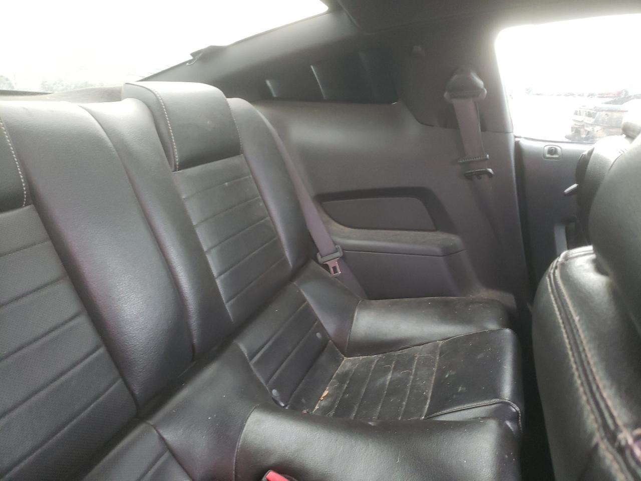 2010 Ford Mustang - Image 10