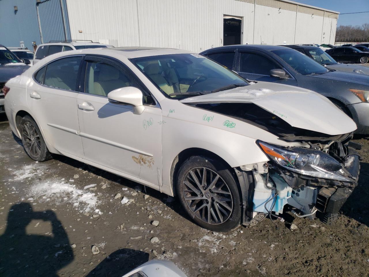 2017 Lexus ES - Image 4