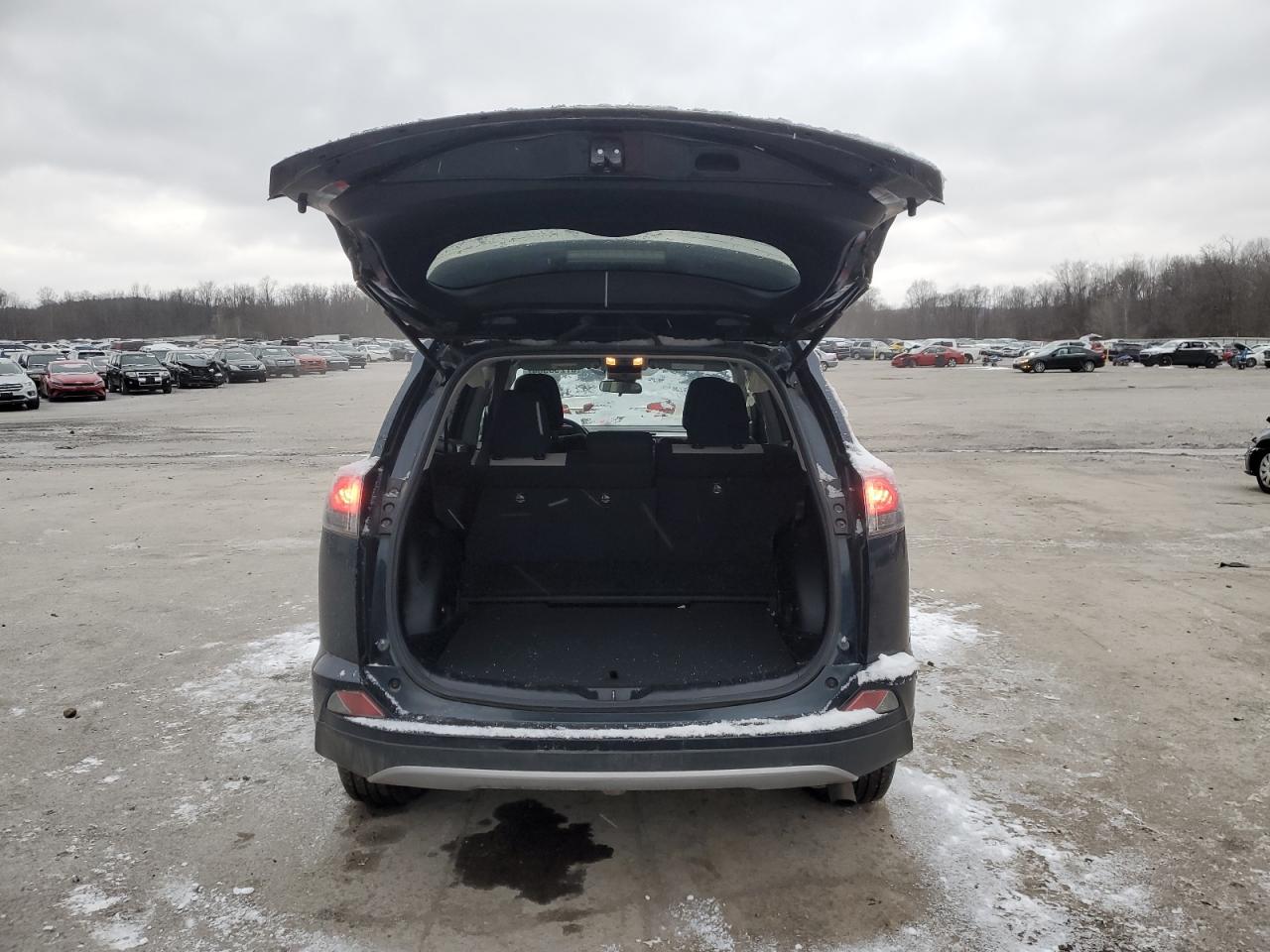 2018 Toyota RAV 4 - Image 6