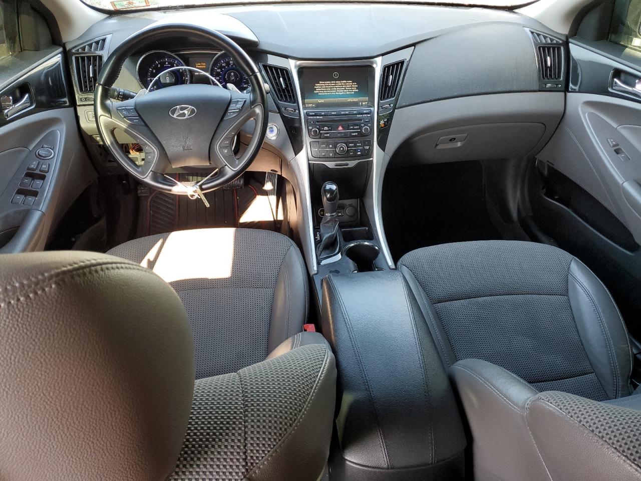 2014 Hyundai Sonata - Image 8