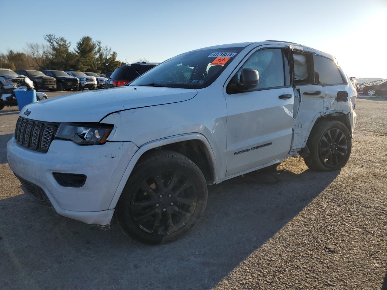 2017 Jeep Grand Cherokee - Image 1