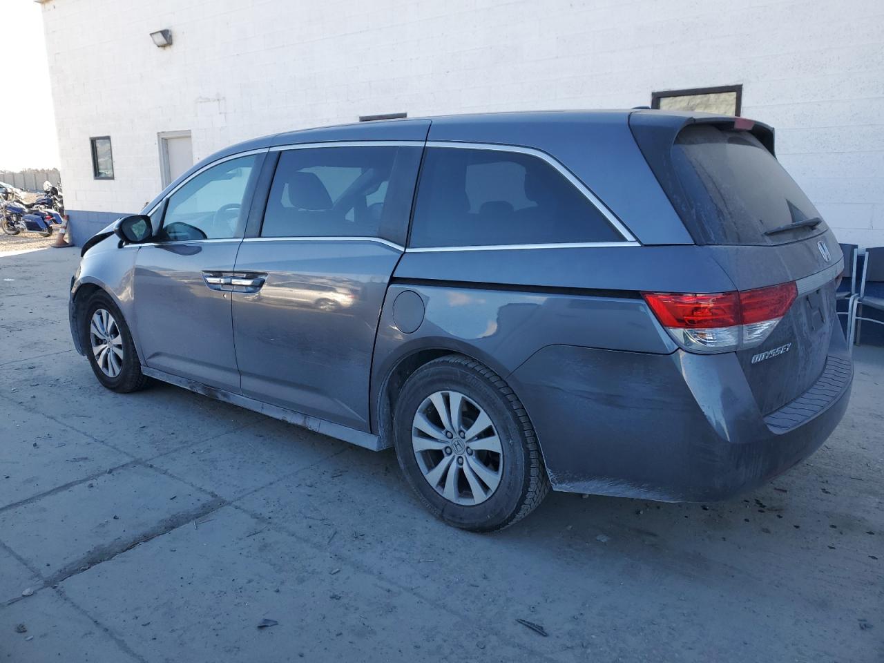 2016 Honda Odyssey - Image 2