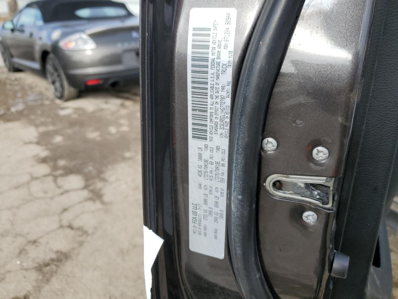 2017 RAM 2500 - Image 12