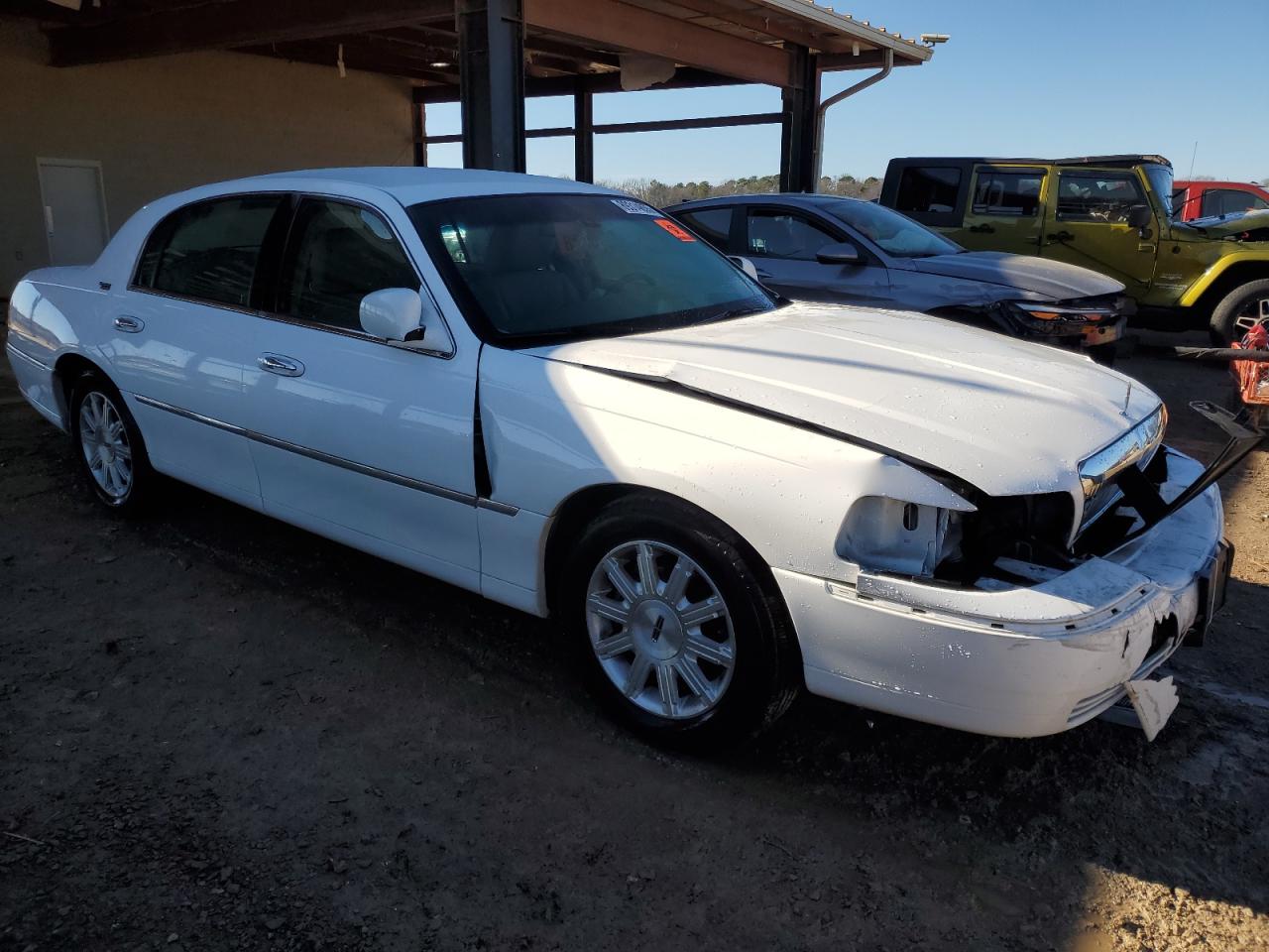 2011 Lincoln Town Car - Image 4