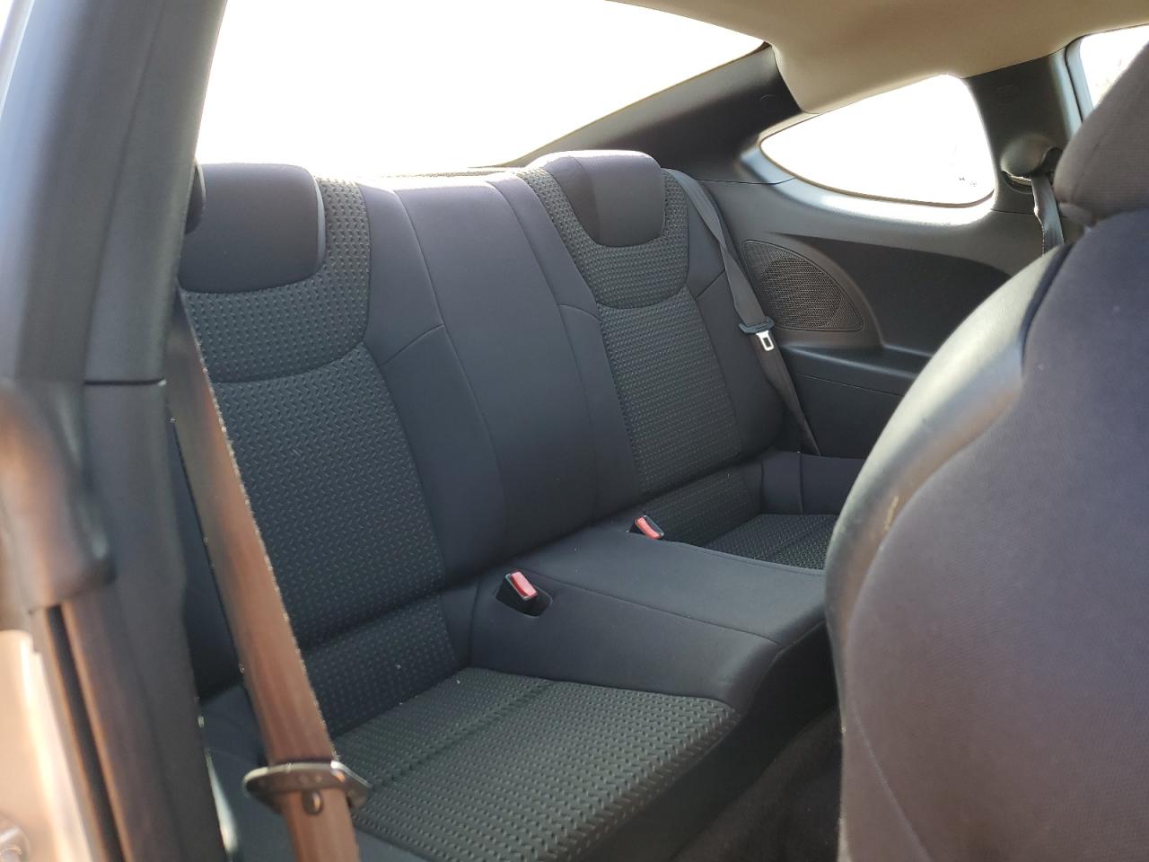 2010 Hyundai Genesis - Image 11